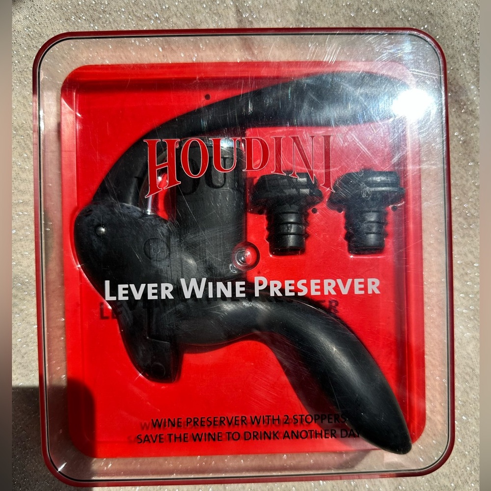 Houdini Lever Wine Preserver with 2 Push-Button Stoppers – NEW in Box